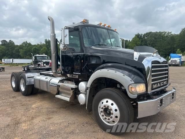 Mack GU713 Tracteur routier