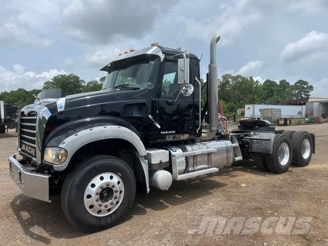 Mack GU713 Tracteur routier