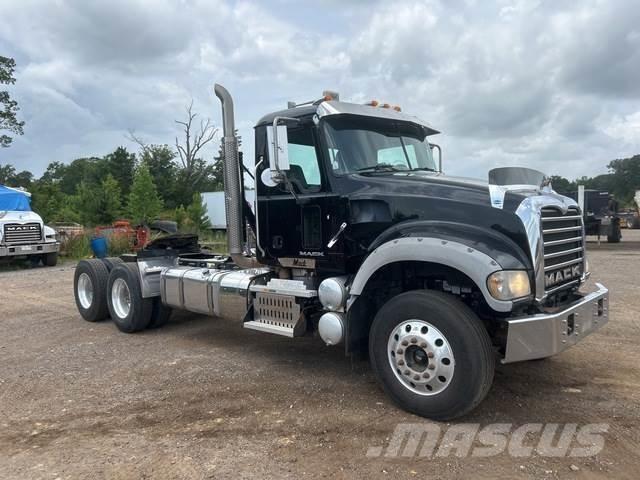 Mack GU713 Tracteur routier