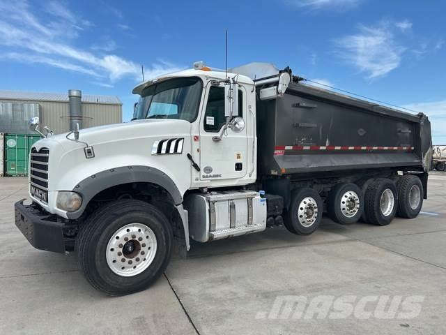Mack GU713 Camion benne