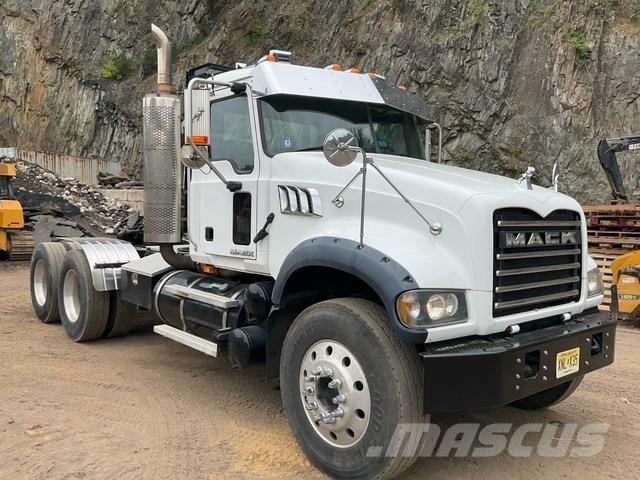 Mack GU713 Tracteur routier