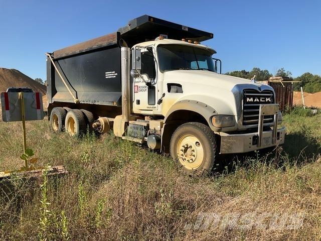 Mack GU713 Camion benne