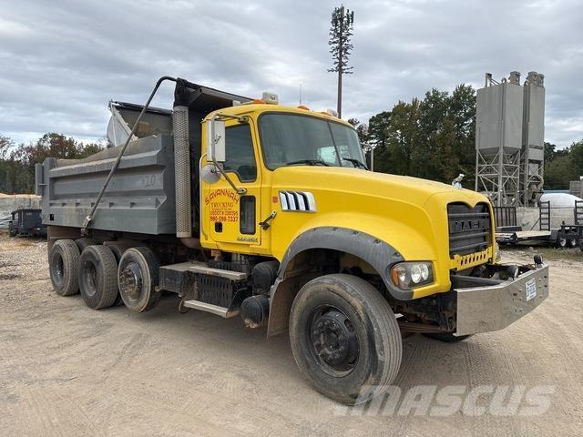 Mack GU713 Camion benne
