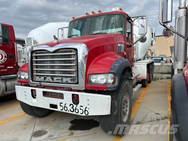 Mack GU713 Autre camion