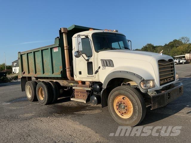 Mack GU713 Camion benne