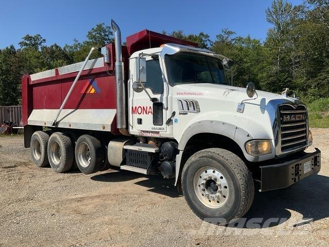 Mack GU713 Camion benne