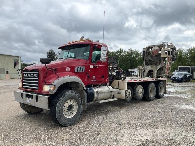 Mack GU713 Autre camion
