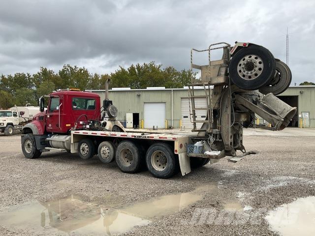 Mack GU713 Autre camion