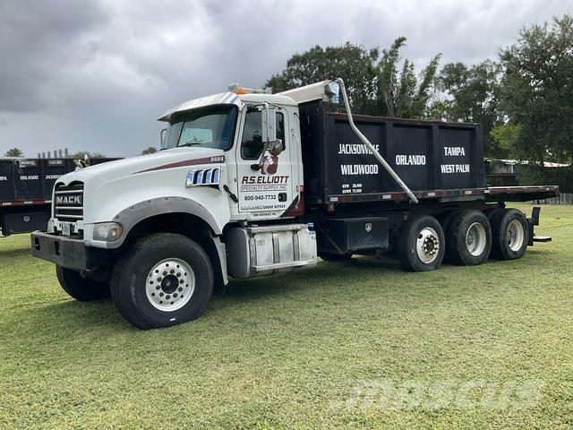 Mack GU713 Camion benne