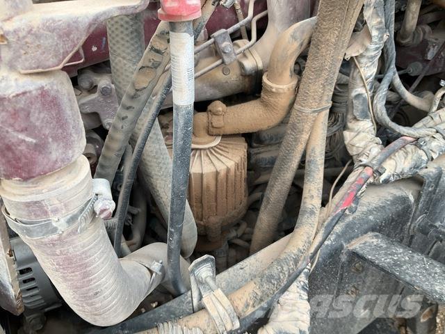 Mack GU713 Camion plateau