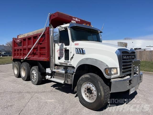 Mack GU714 Camion benne
