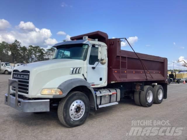 Mack GU813 Camion benne