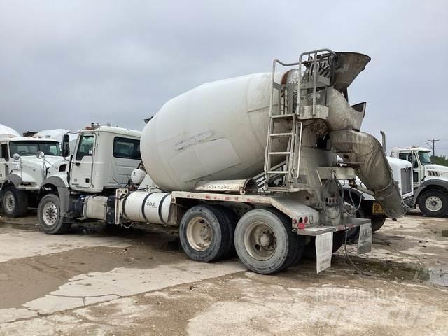 Mack GU813 Autre camion