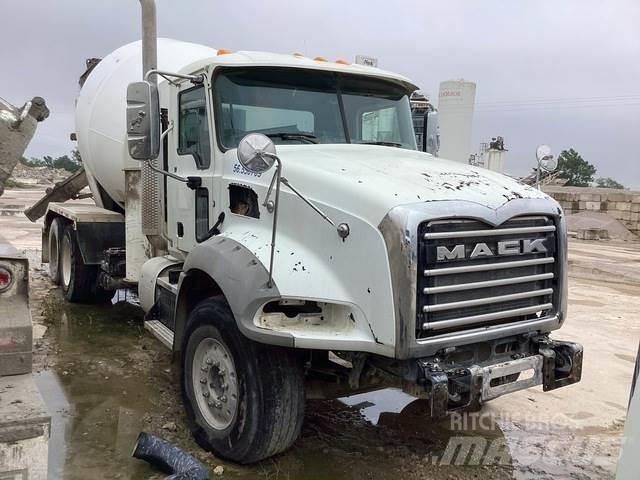 Mack GU813 Autre camion