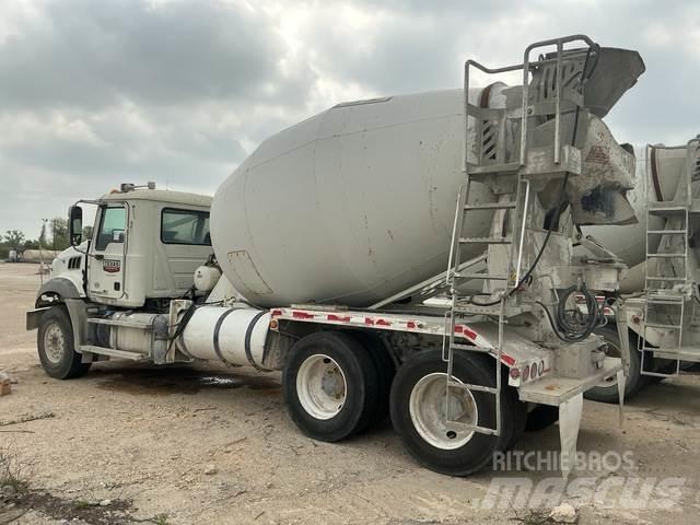 Mack GU813 Autre camion