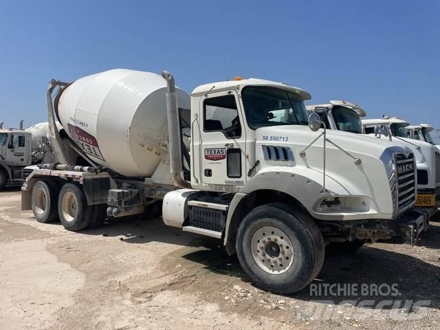 Mack GU813 Autre camion