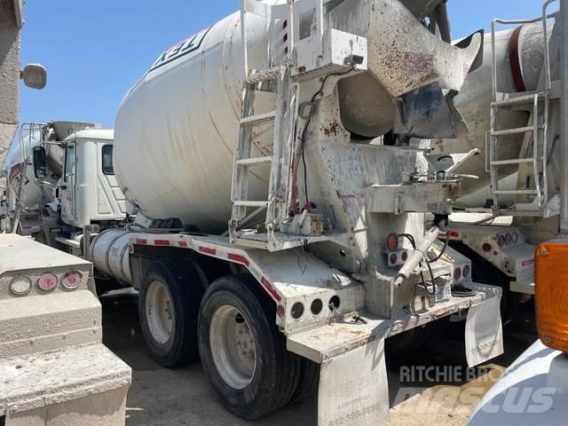 Mack GU813 Autre camion
