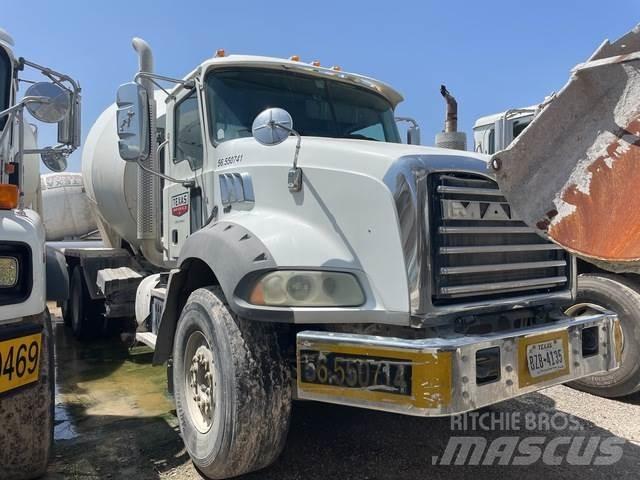 Mack GU813 Autre camion