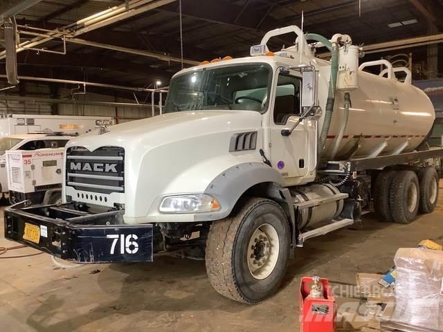 Mack GU813 Motrici cisterna