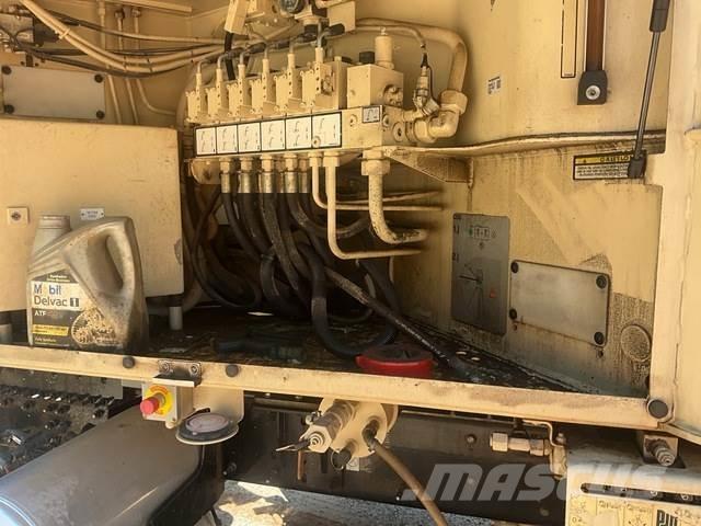 Mack GU813 Pompe à béton