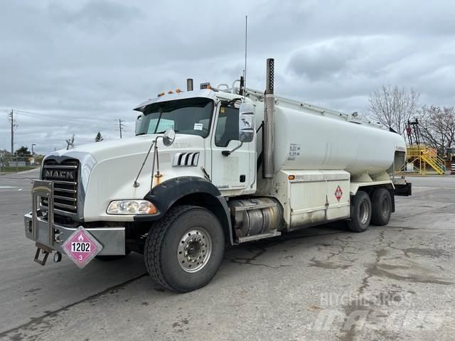 Mack GU813 Motrici cisterna