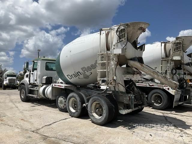 Mack GU813 Autre camion