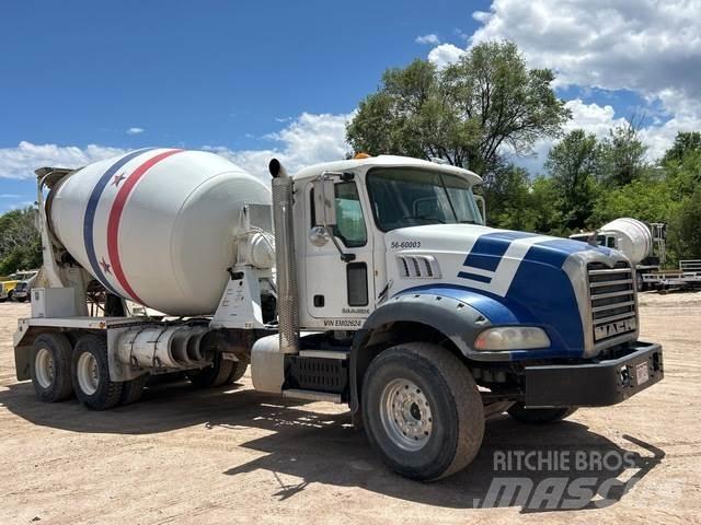 Mack GU813 Autre camion