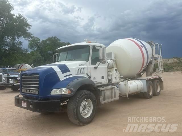 Mack GU813 Autre camion