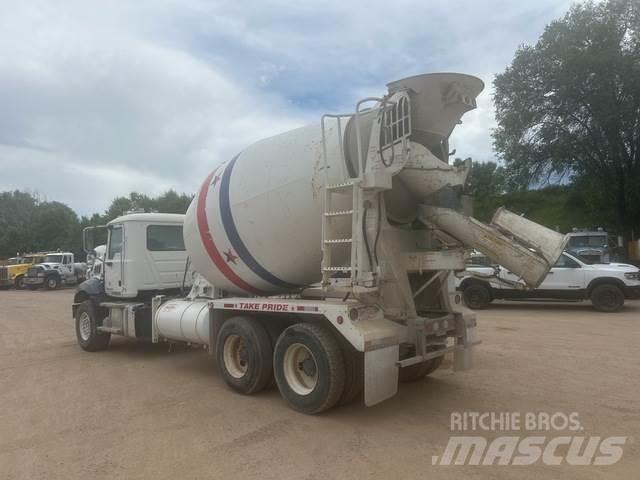 Mack GU813 Autre camion