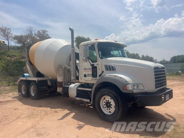 Mack GU813 Autre camion