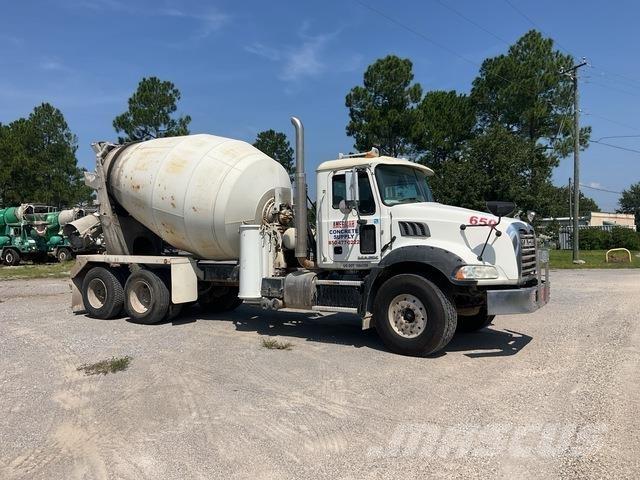 Mack GU813 Autre camion