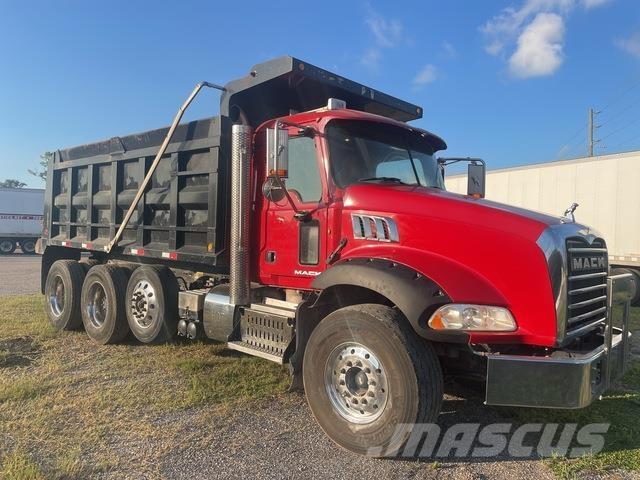 Mack GU813 Camion benne
