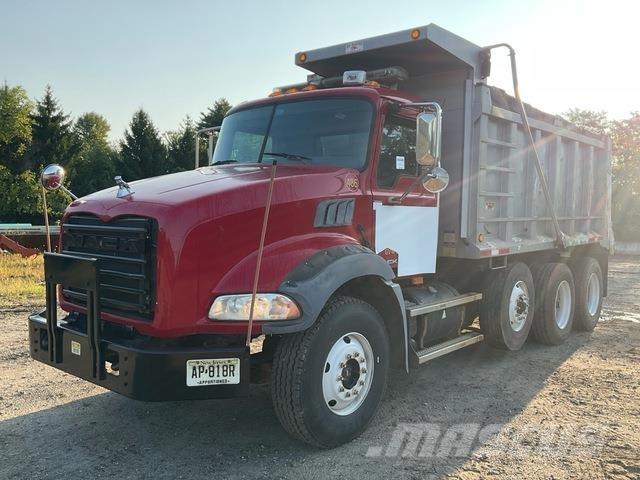 Mack GU813 Camion benne