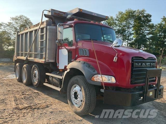 Mack GU813 Camion benne