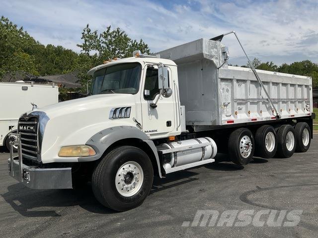 Mack GU813 Camion benne