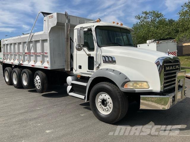 Mack GU813 Camion benne