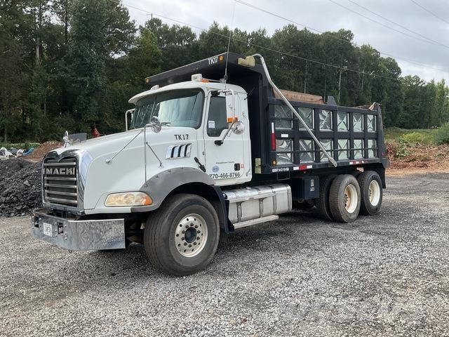 Mack GU813 Camion benne
