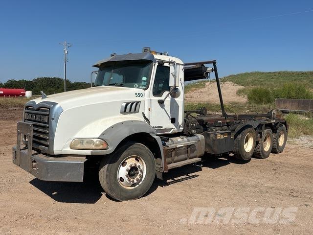 Mack GU813 Camion multibenne