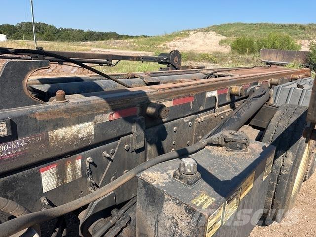 Mack GU813 Camion multibenne