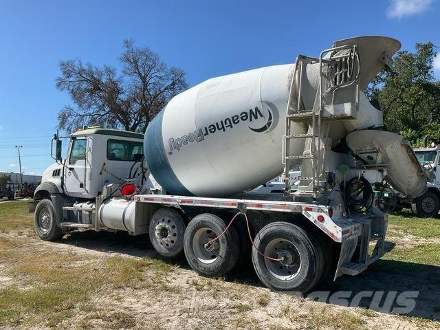 Mack GU813 Autre camion