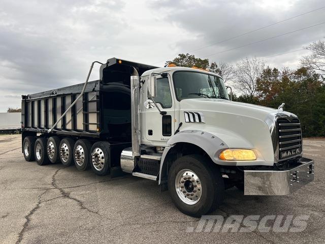 Mack GU813 Camion benne