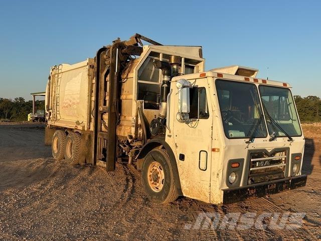 Mack LEU613 Camion poubelle