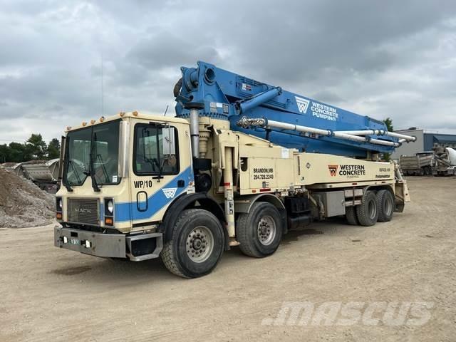 Mack MR Pompe à béton