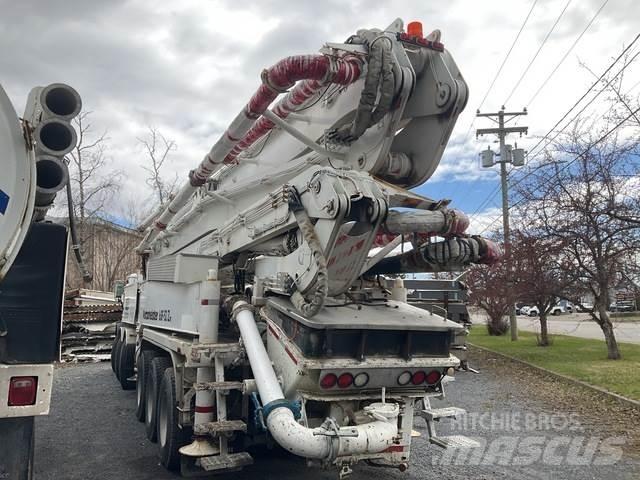 Mack MR688S Pompe à béton