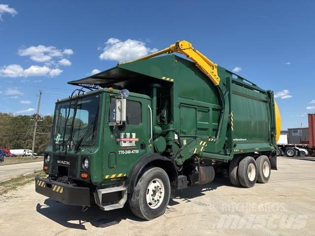 Mack MR690S Camion poubelle
