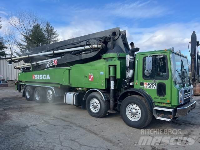 Mack MRU613 Pompe à béton