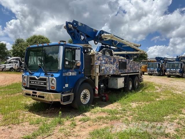 Mack MRU613 Pompe à béton