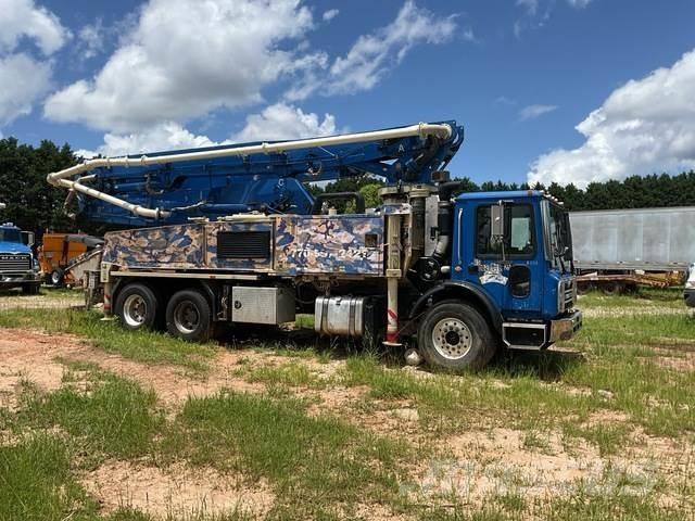 Mack MRU613 Pompe à béton