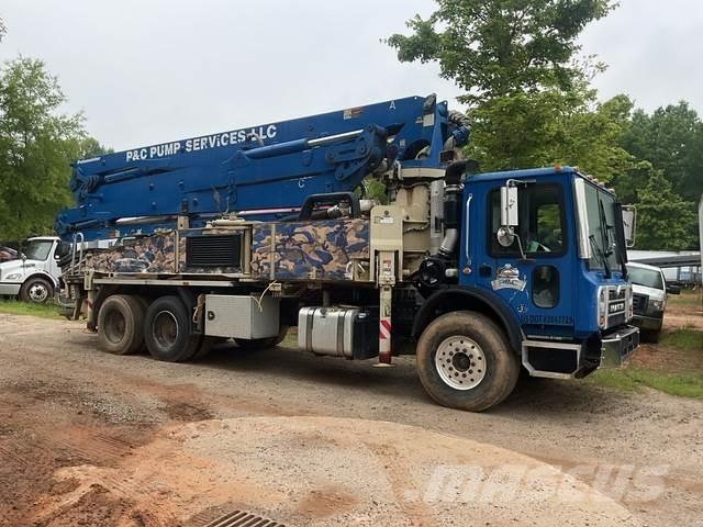 Mack MRU613 Pompe à béton