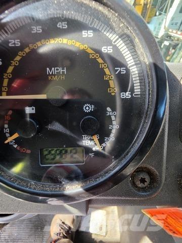 Mack MRU613 Camion poubelle